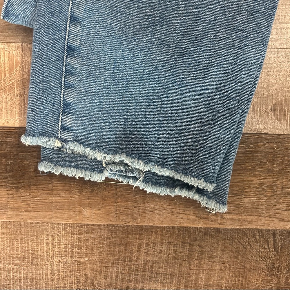 Good American Good Petite Straight Leg Light Blue Jeans - Picture 8 of 15